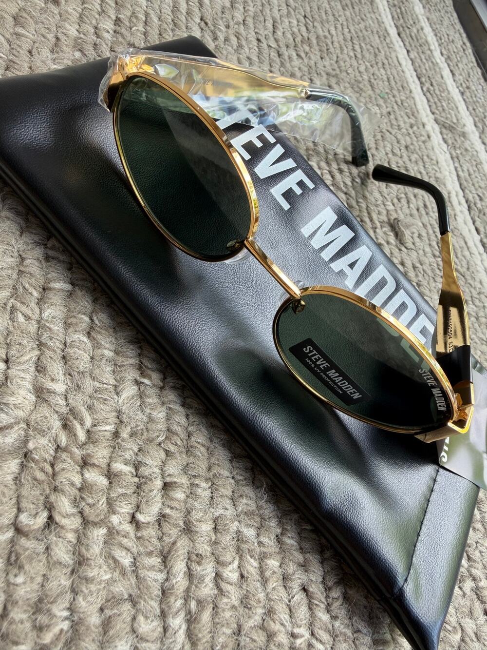 Steve Madden "Mystie" Gold Frame Sunglasses w/ Case included.